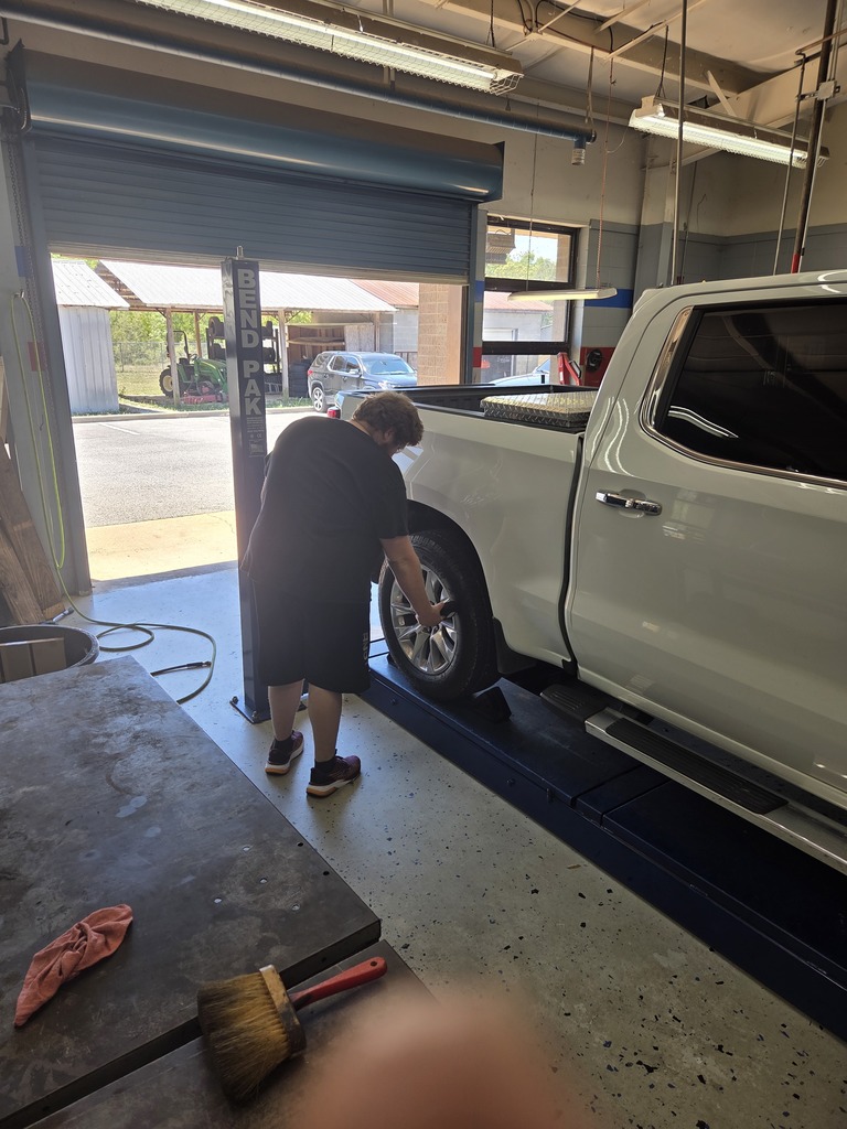 Auto Students working in the shop at ECTC!
