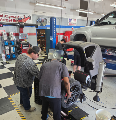 Auto Students at ECTC