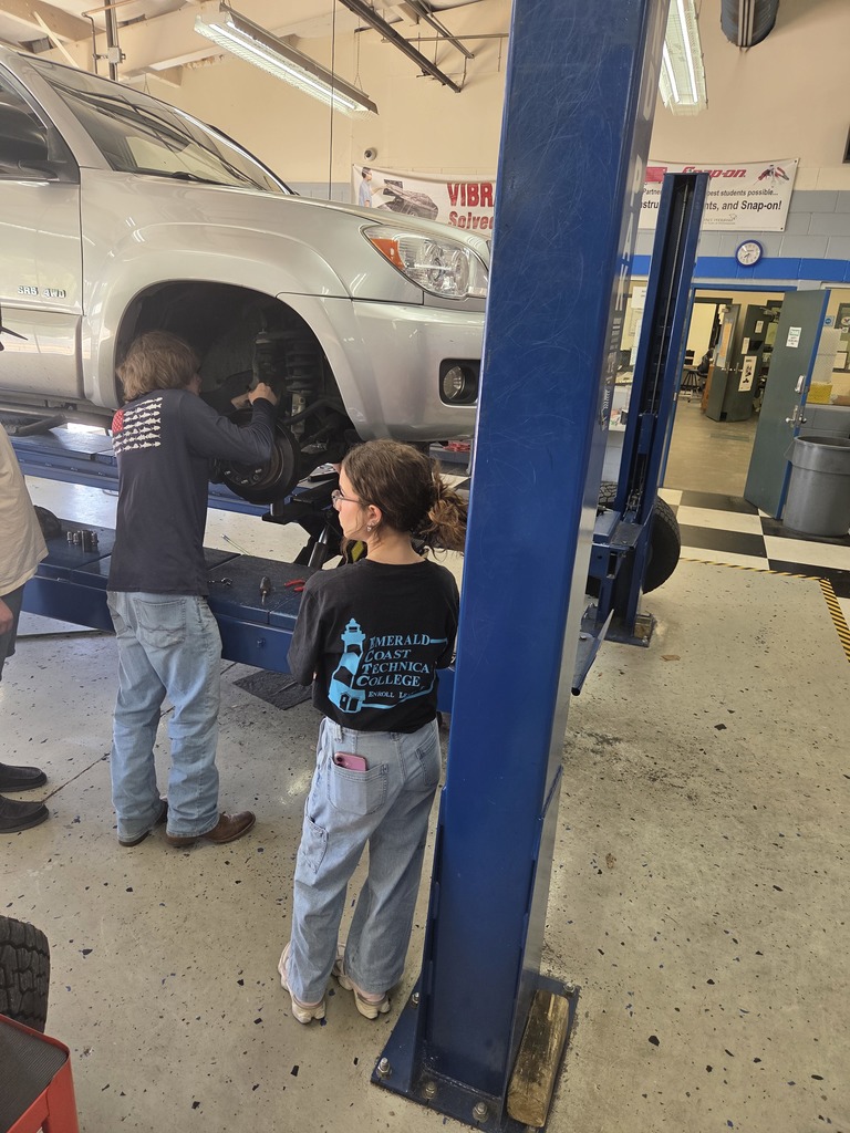 Auto Students working in the shop at ECTC!