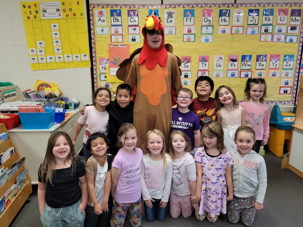 Miss Kolte's class with the student council turkey