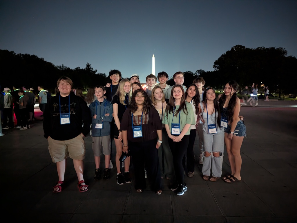 Washington Monument at night
