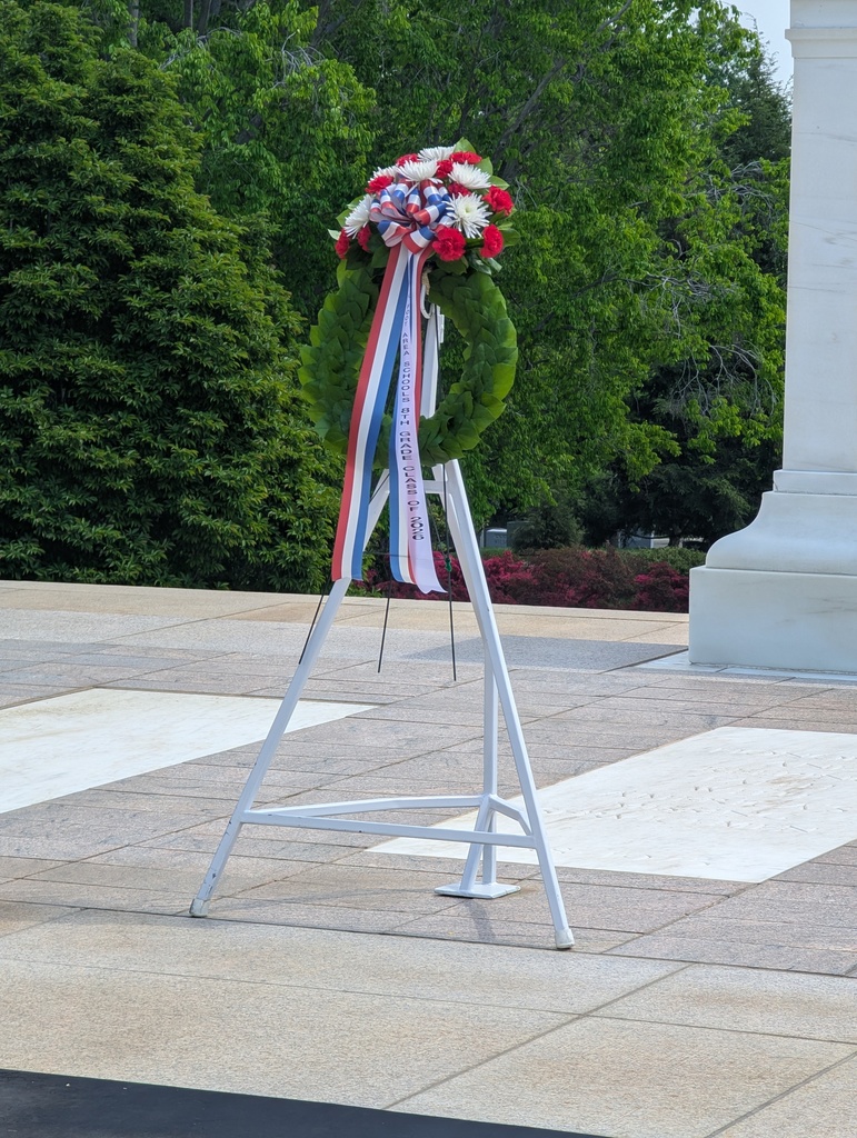 The wreath at the Tomb of the Unknown Soldier 