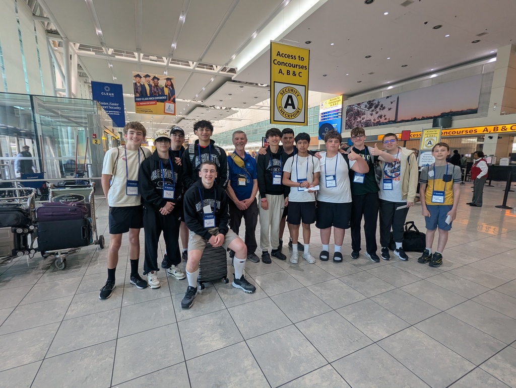 8th Grade Students at the Airport