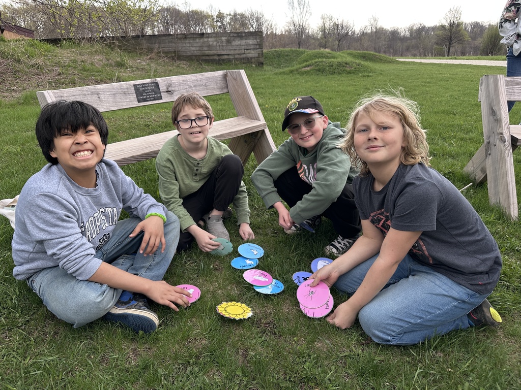 Students doing an activity at Havenwoods State Forest