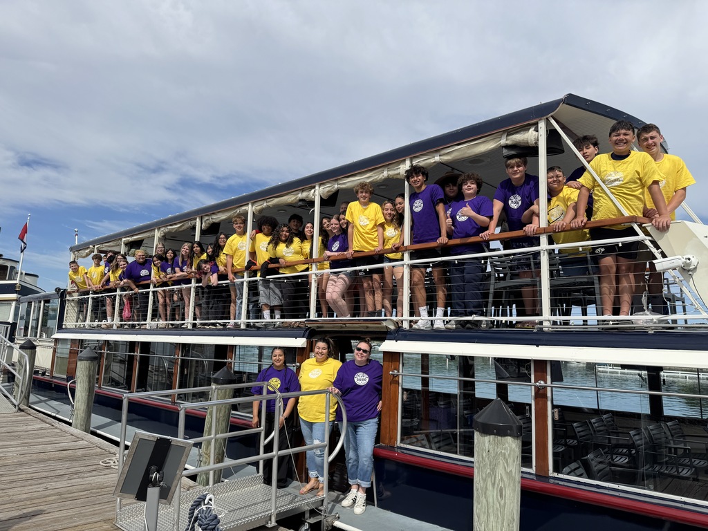 8th grade students on the boat ride.