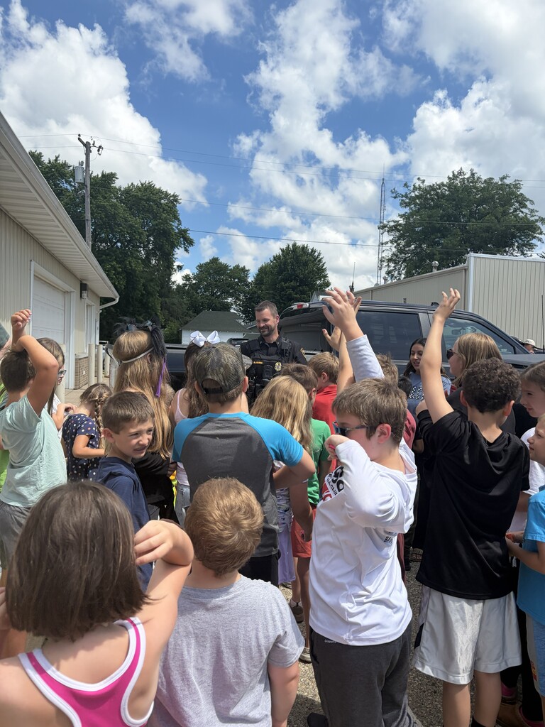 students asking Chief Milligan a question