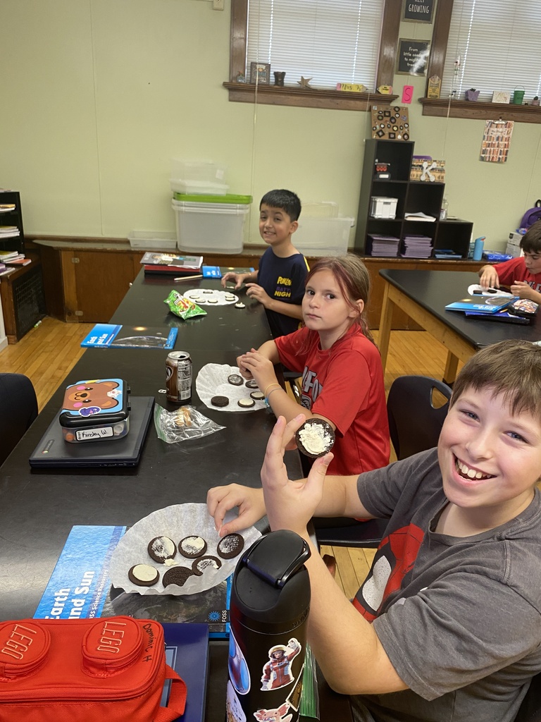 Our 5th grade scientists kicked off their new Moon investigation with a fun (and tasty!) hands-on activity! Students used Oreos to recreate the different phases of the Moon, bringing their learning about space to life! 🌕🌓🌑