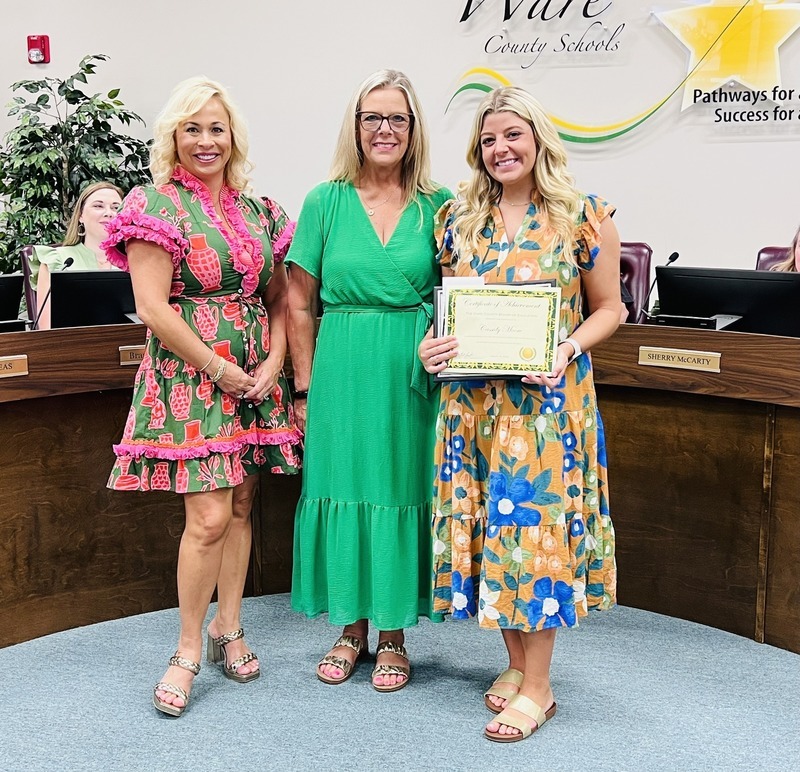 Cassie Moore King with her mother and Mrs. Callahan