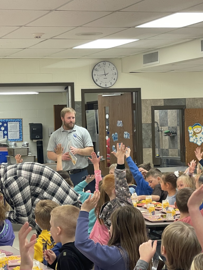Reading Makes Lunchtime Extra Special 💙📖