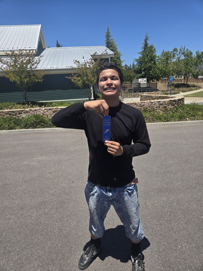 Kelvin Abgreg "fastest athlete of the year" winning the 100 yard dash!