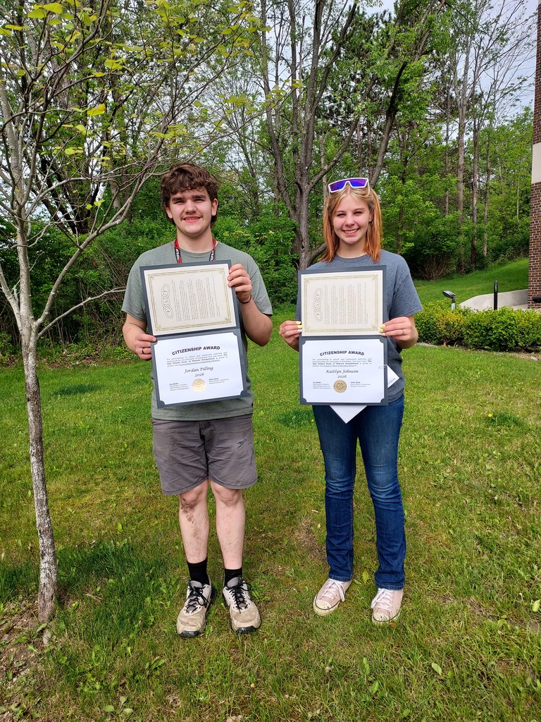 Jordan Pilling and Kailyn Johnson with their awards sponsored by The Odd Fellows Home of Western Pennsylvania