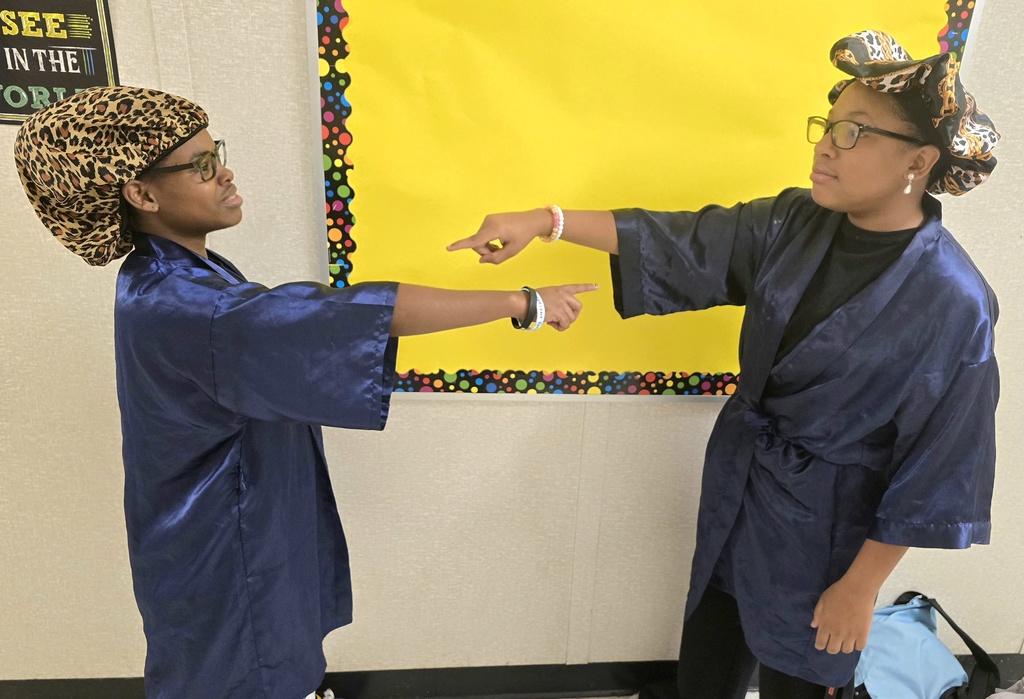 2025 Homecoming Spirit Week - TWIN DAY
