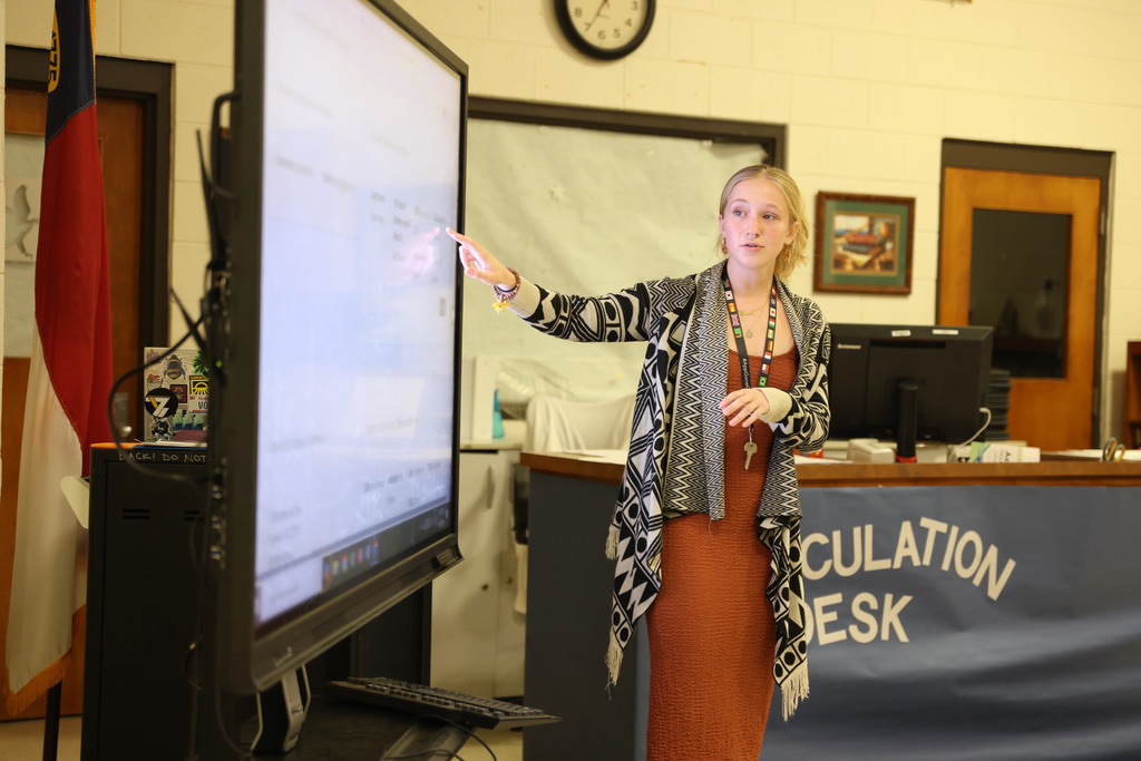 Grace Knopp college adviser WCHS Warren County High School