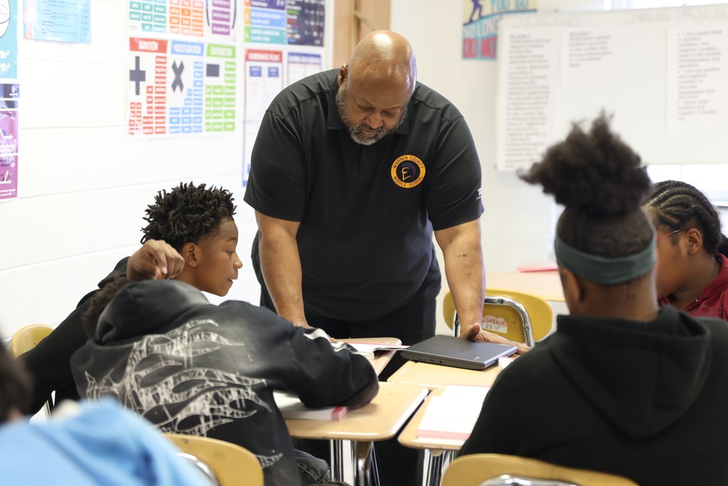 Warren County Middle School NC State Superintendent Mo Green Golden LEAF