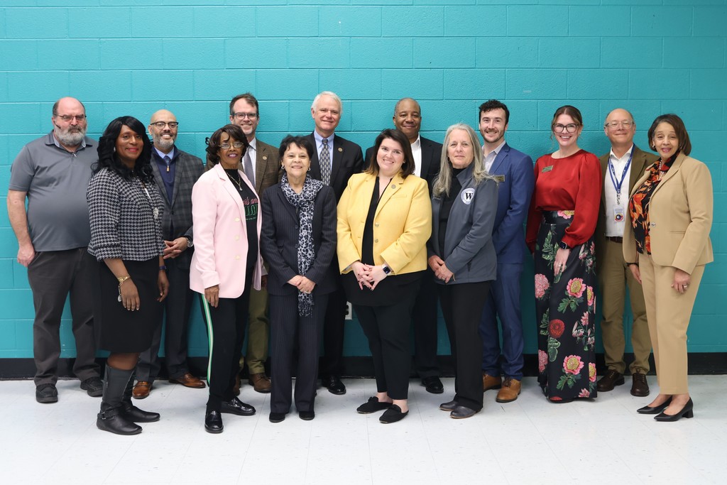 Warren County Middle School NC State Superintendent Mo Green Golden LEAF