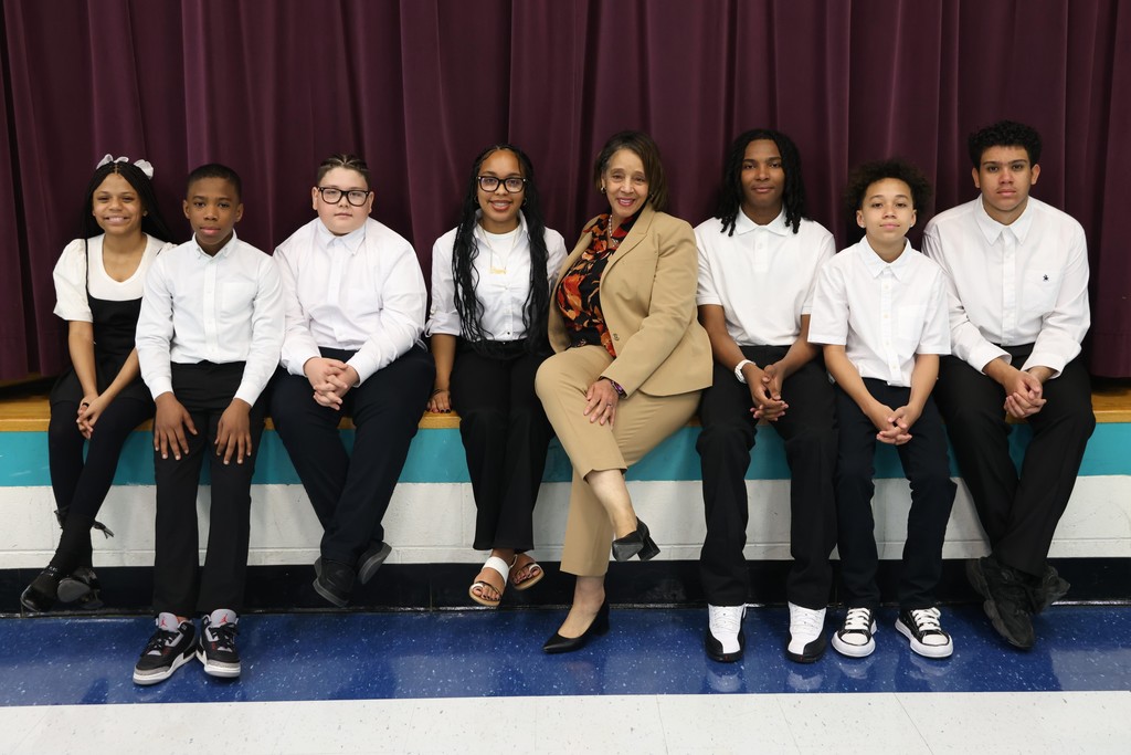 Warren County Middle School NC State Superintendent Mo Green Golden LEAF