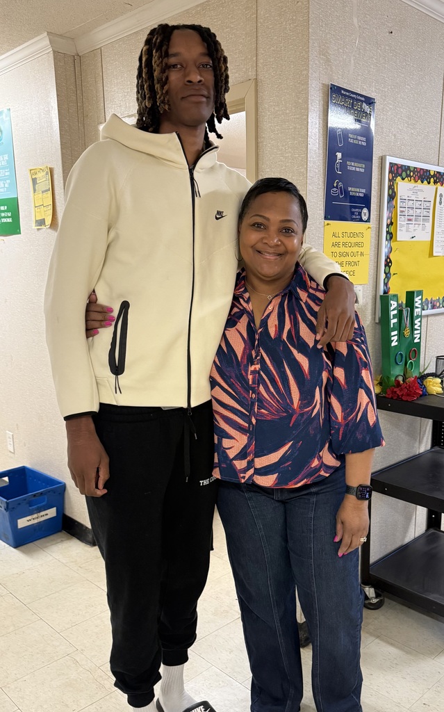 Kamari returns to visit