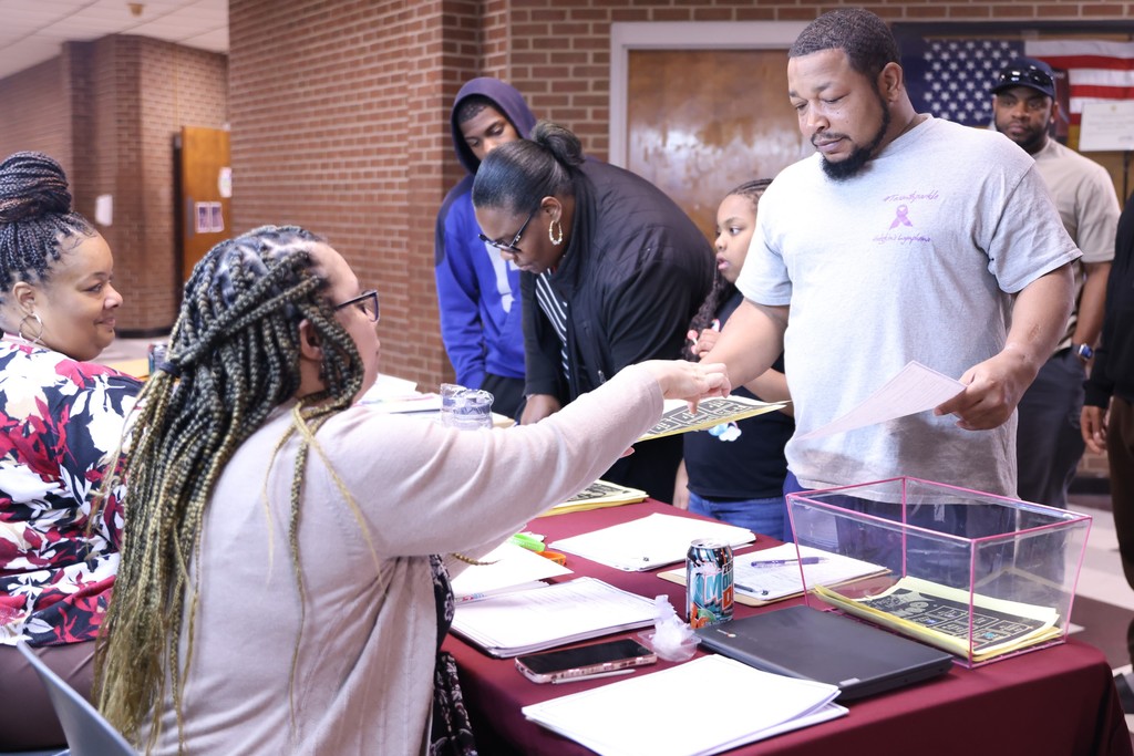 Warren County High School Family Engagement Night March 19 2026 (7)