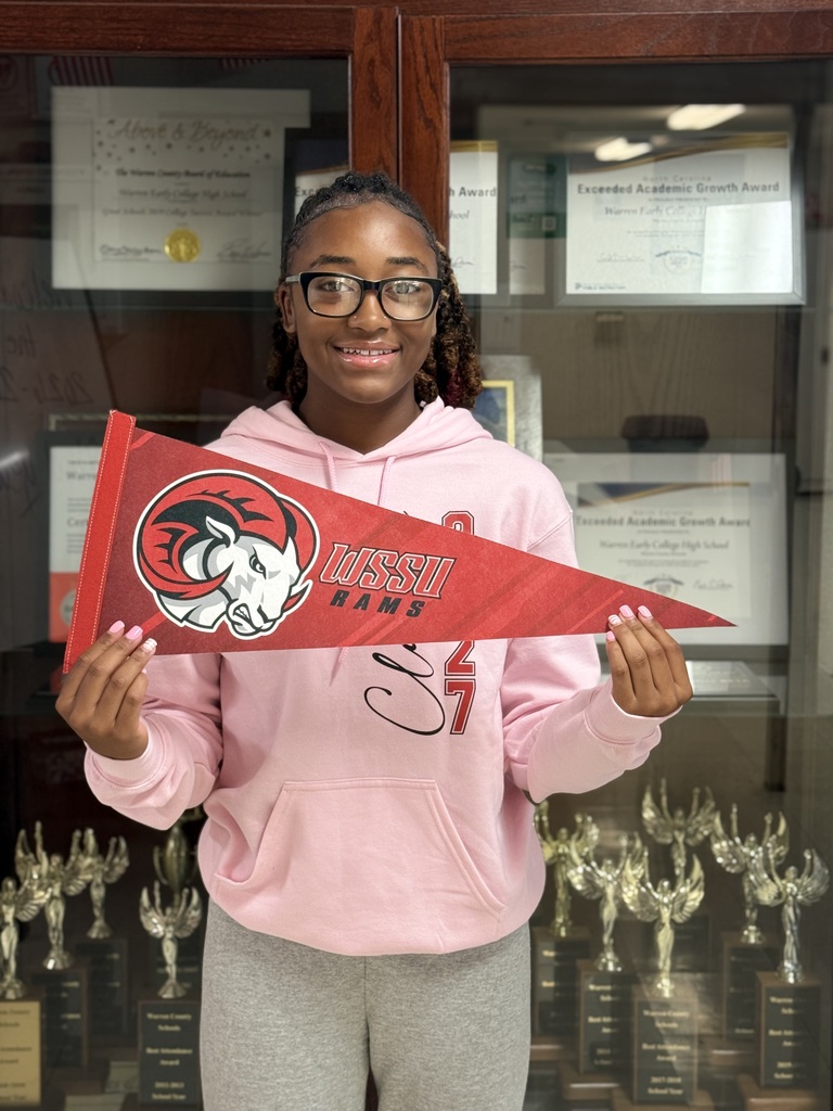 Kenley holding WSSU flag