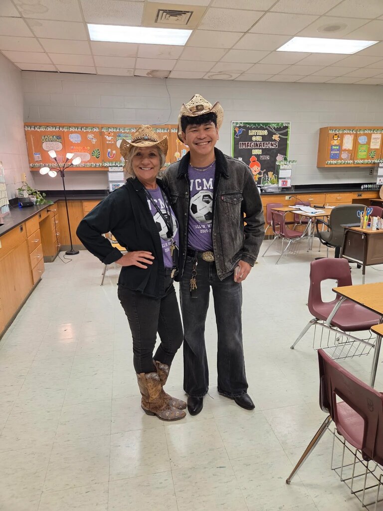Twin Day - Hello Week 2026