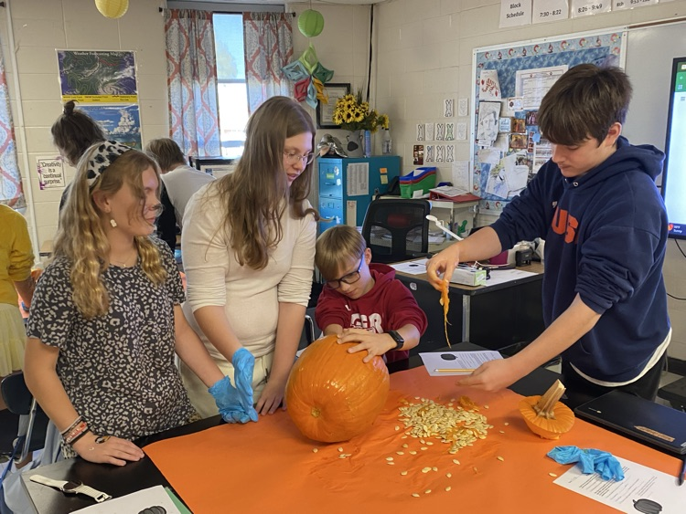 8th Grade Exploratory Agriculture is exploring Agri-tourism today by cleaning out pumpkins and simulating starting a Pumpkin patch 🎃