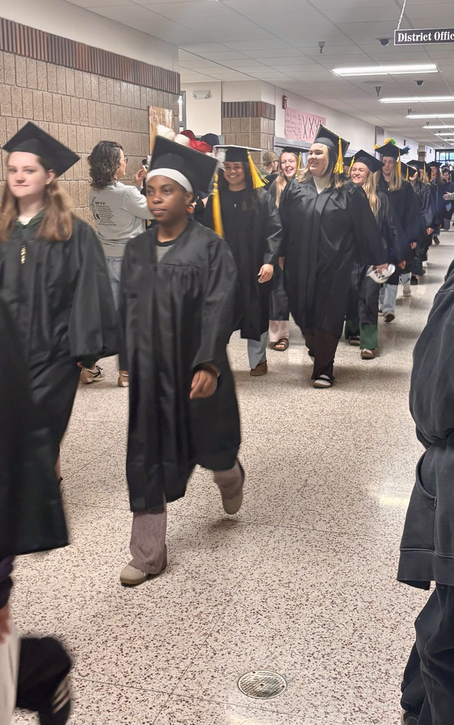 🎓