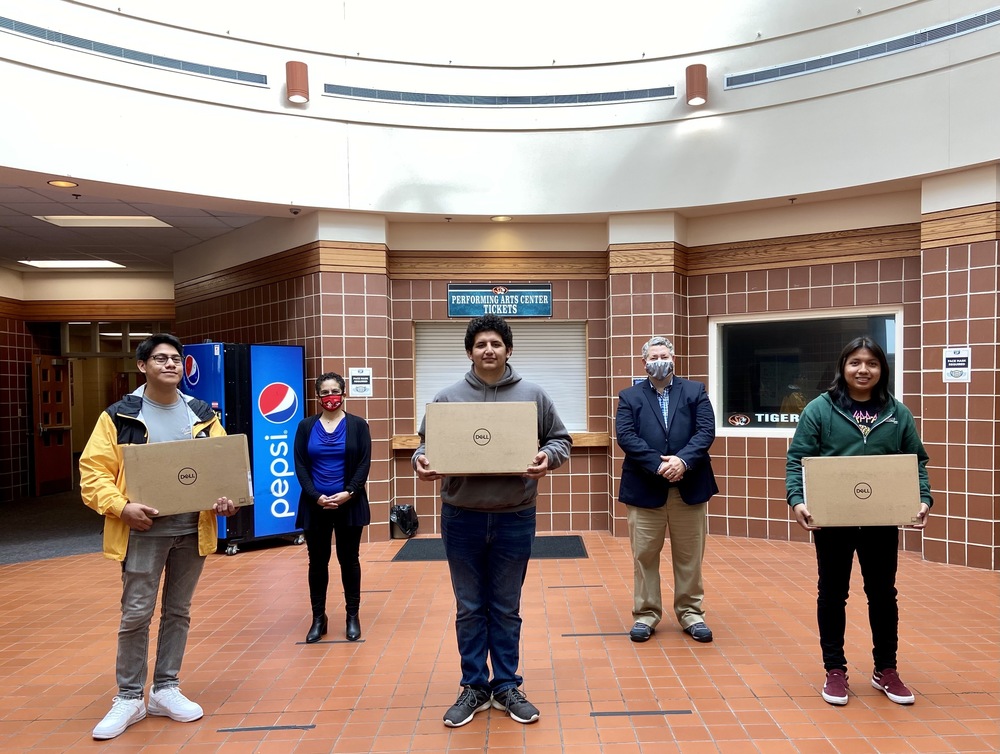 Students get laptops