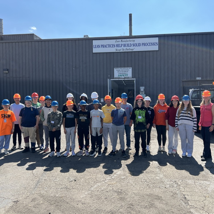 Students tour and operate a robot at Dalton Foundry  