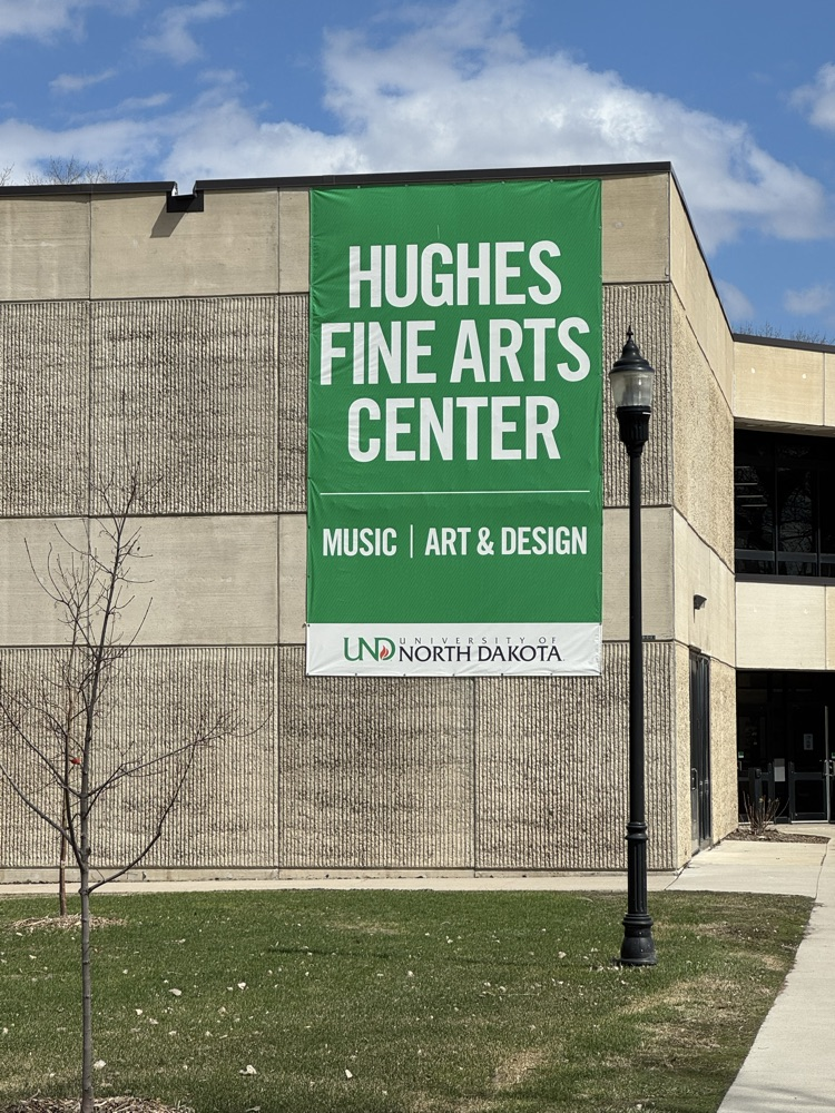 UND