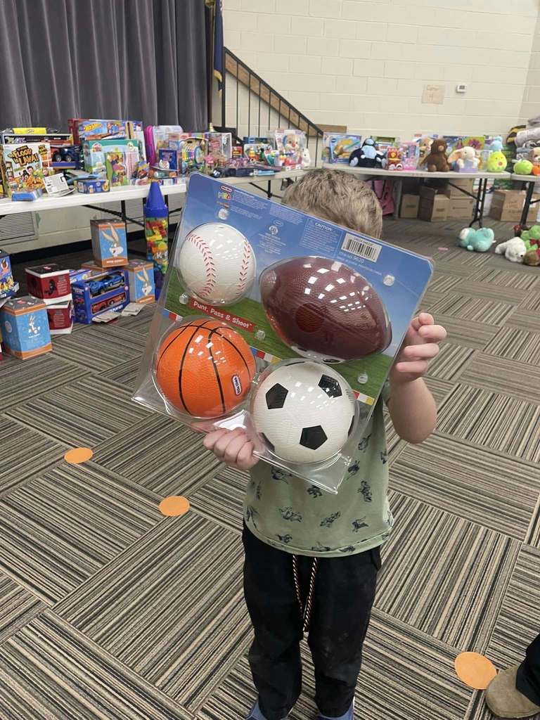 Rhea Valley Elementary School students receive surprise gifts