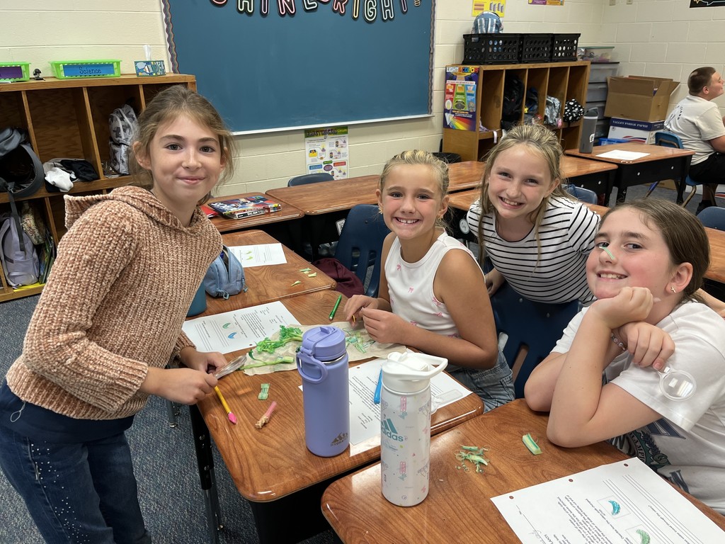 In science class, students in Mrs. Jones’ class investigated with celery to explore how water is transported throughout the plant. After this investigation, students enjoyed a snack entitled “Ants on a Log”. It was a delicious way to learn!