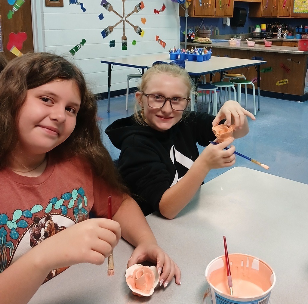Meadowview Elementary School Art Class