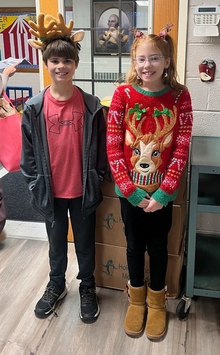 Valley Institute Elementary School Never Miss a Monday Reindeer Day 