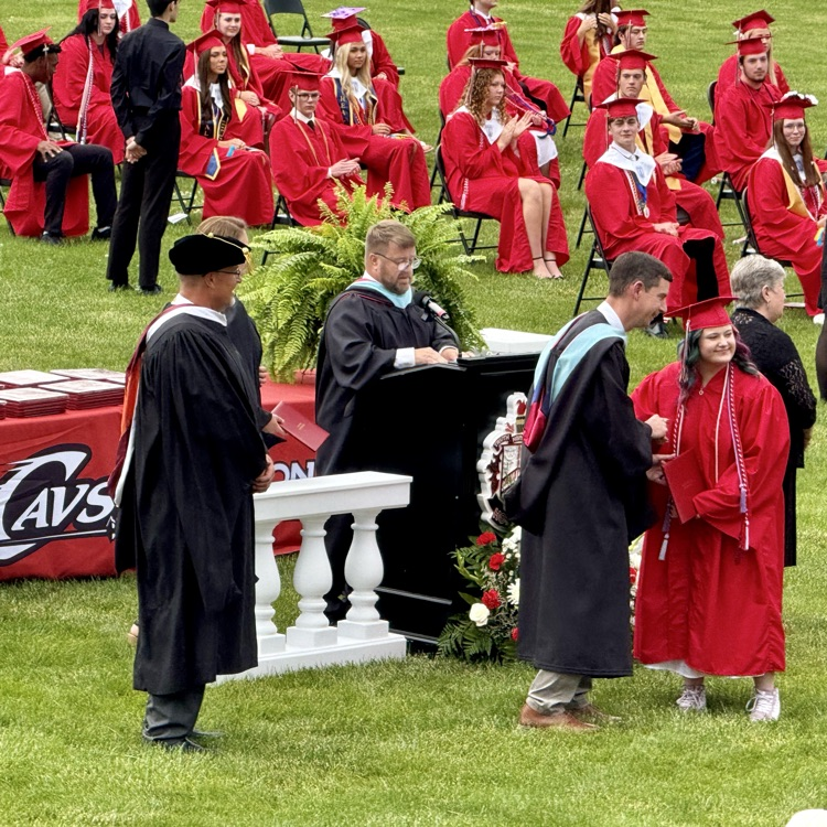 Holston Grad 2026 