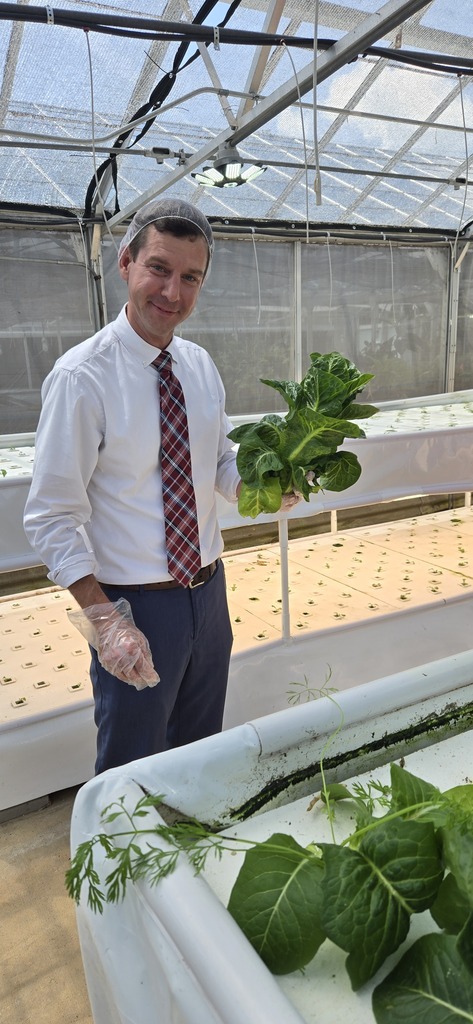 Holston High School Lettuce Harvest 
