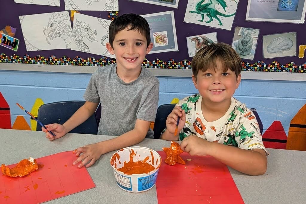 Meadowview Elementary School Art Class