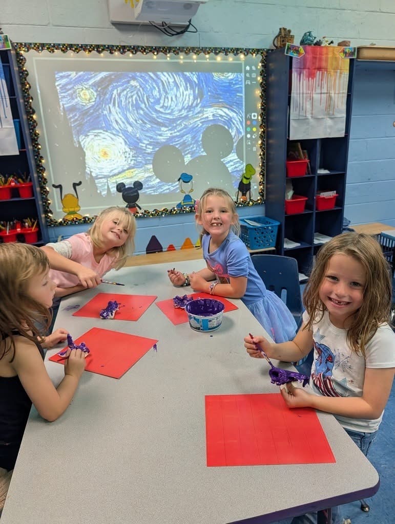 Meadowview Elementary School Art Class