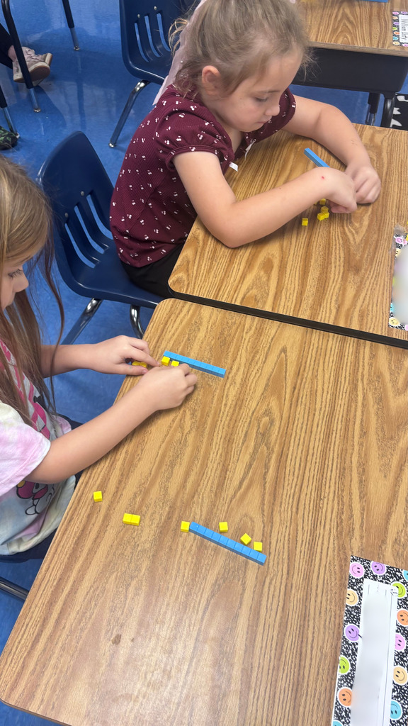 Using base ten blocks to learn place value