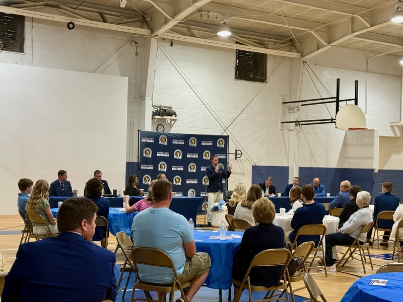 Virginia Attorney General Jason Miyares visits Meadowview Elementary School