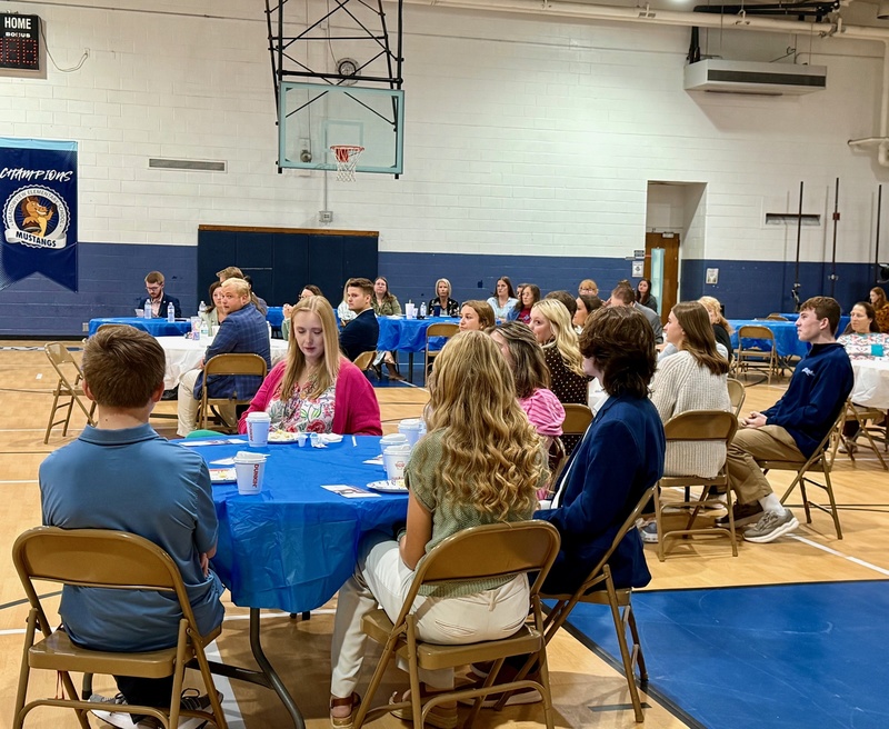 Virginia Attorney General Jason Miyares visits Meadowview Elementary School
