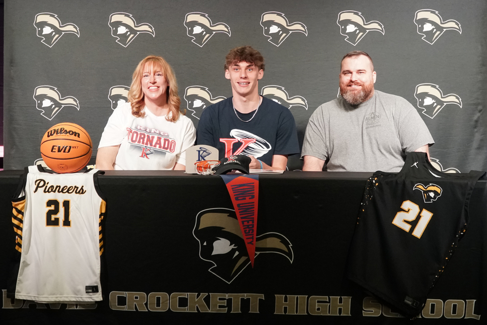 Caleb Eaves Signs