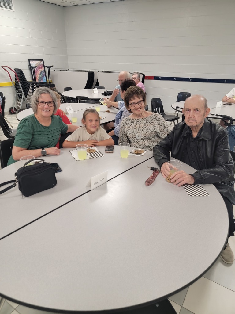 2nd grade with grandparents/grandfriends