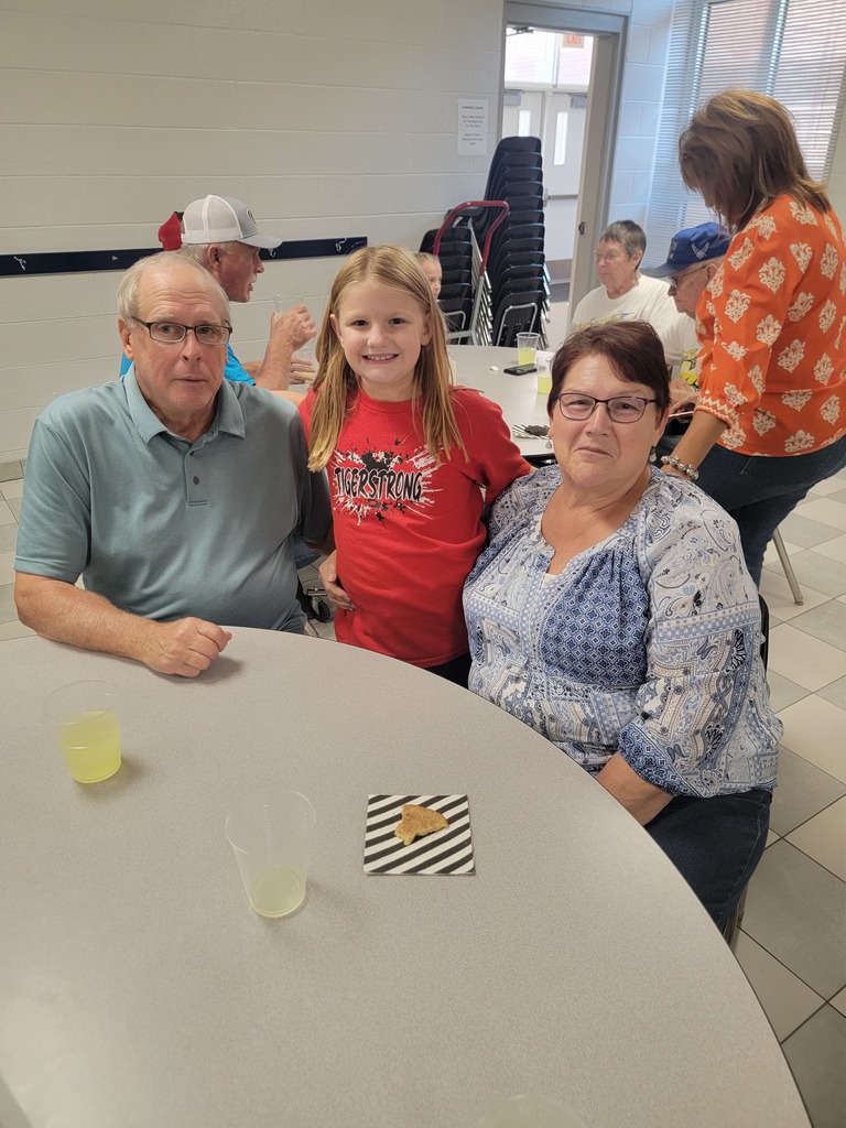 2nd grade with grandparents/grandfriends