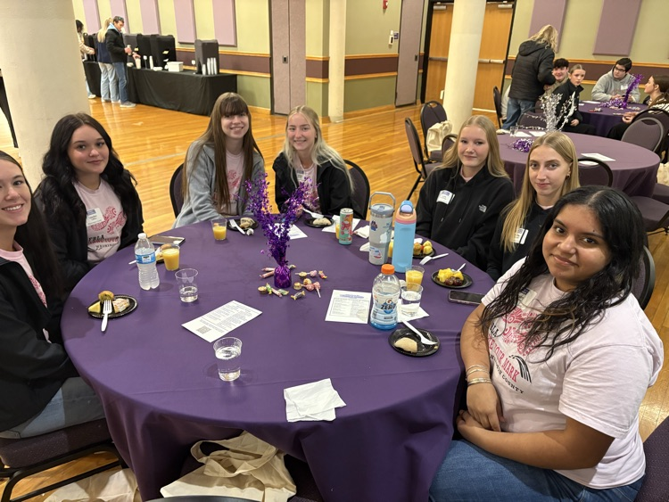 FBLA members at breakfast