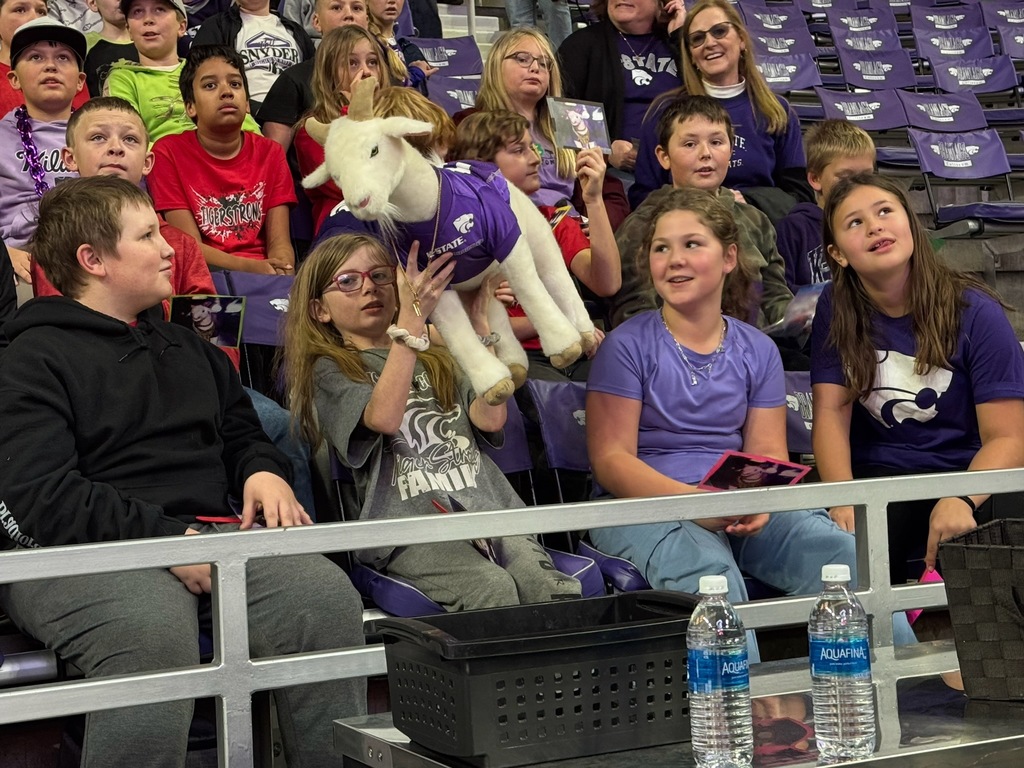 4th through 7th students at KSU women's basketball game