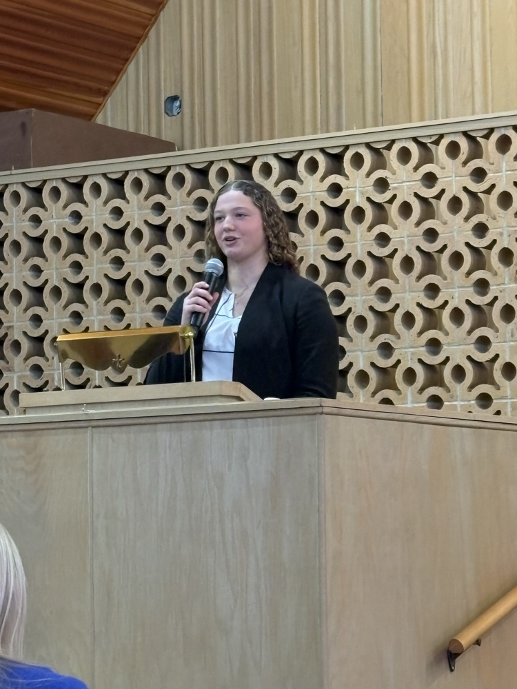 Kelly giving her speech