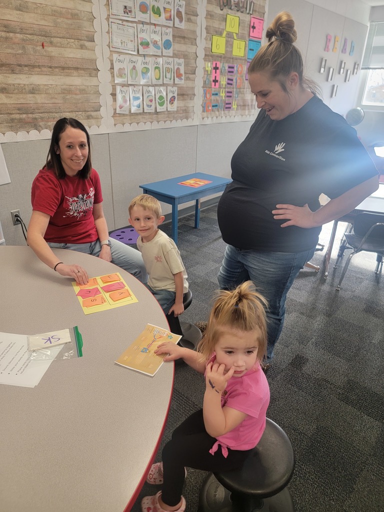 families doing reading activities