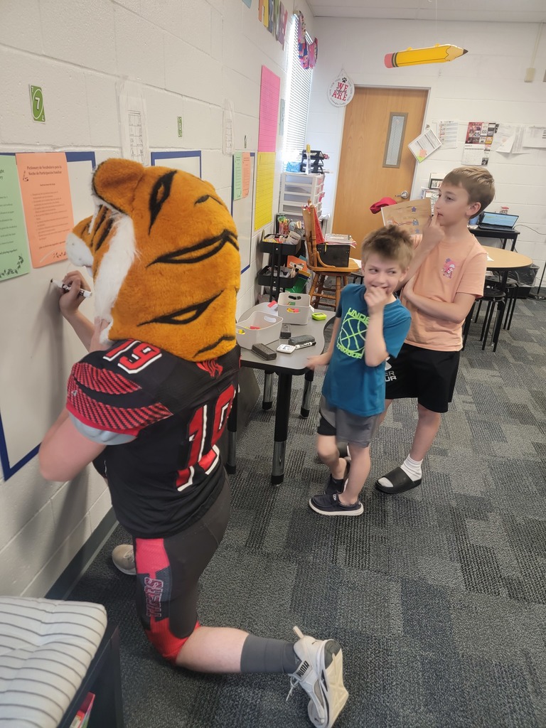 families doing reading activities