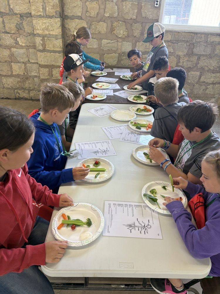 4th graders at ag day