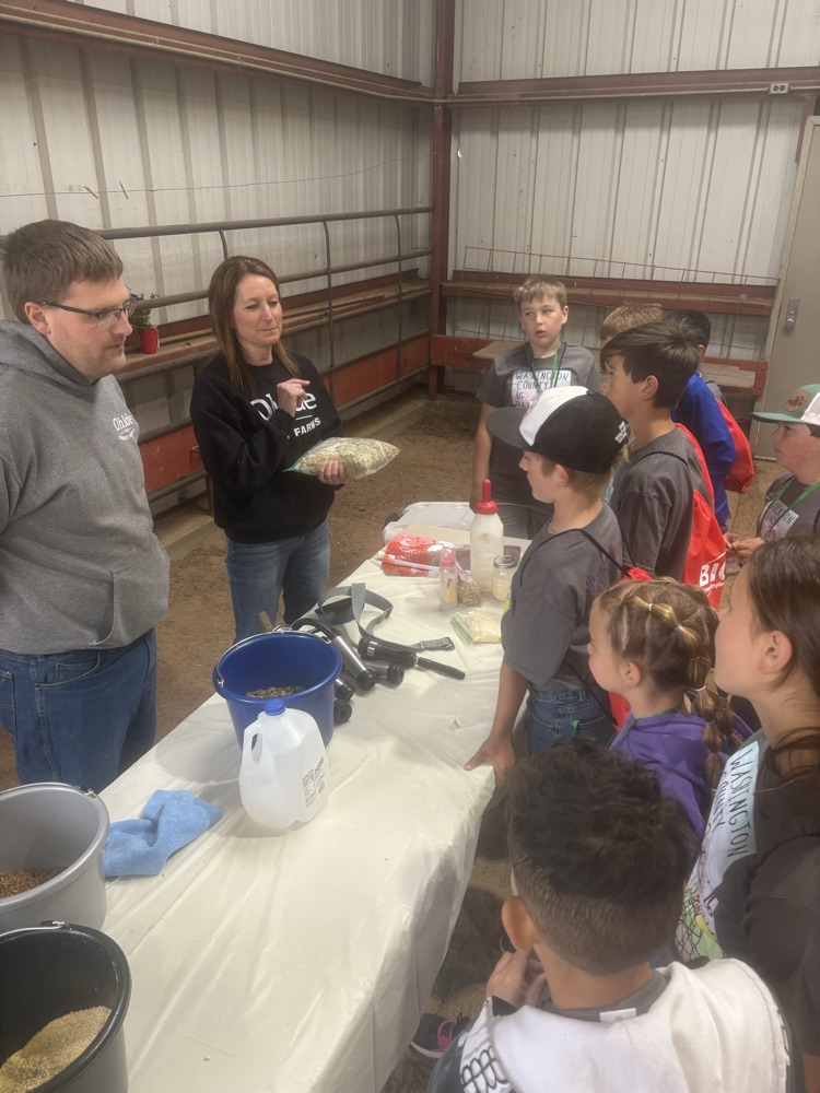 4th graders at ag day